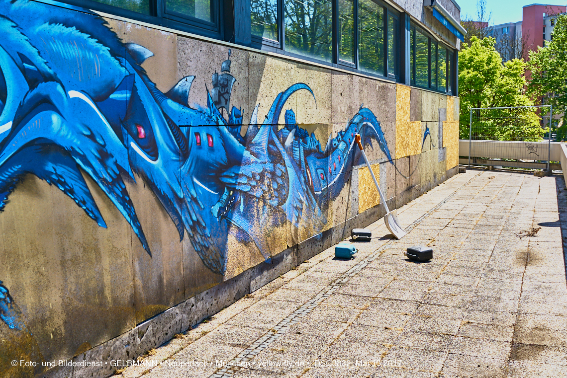 21.03.2017 - Abrissbaustelle Quiddezentrum in Neuperlach